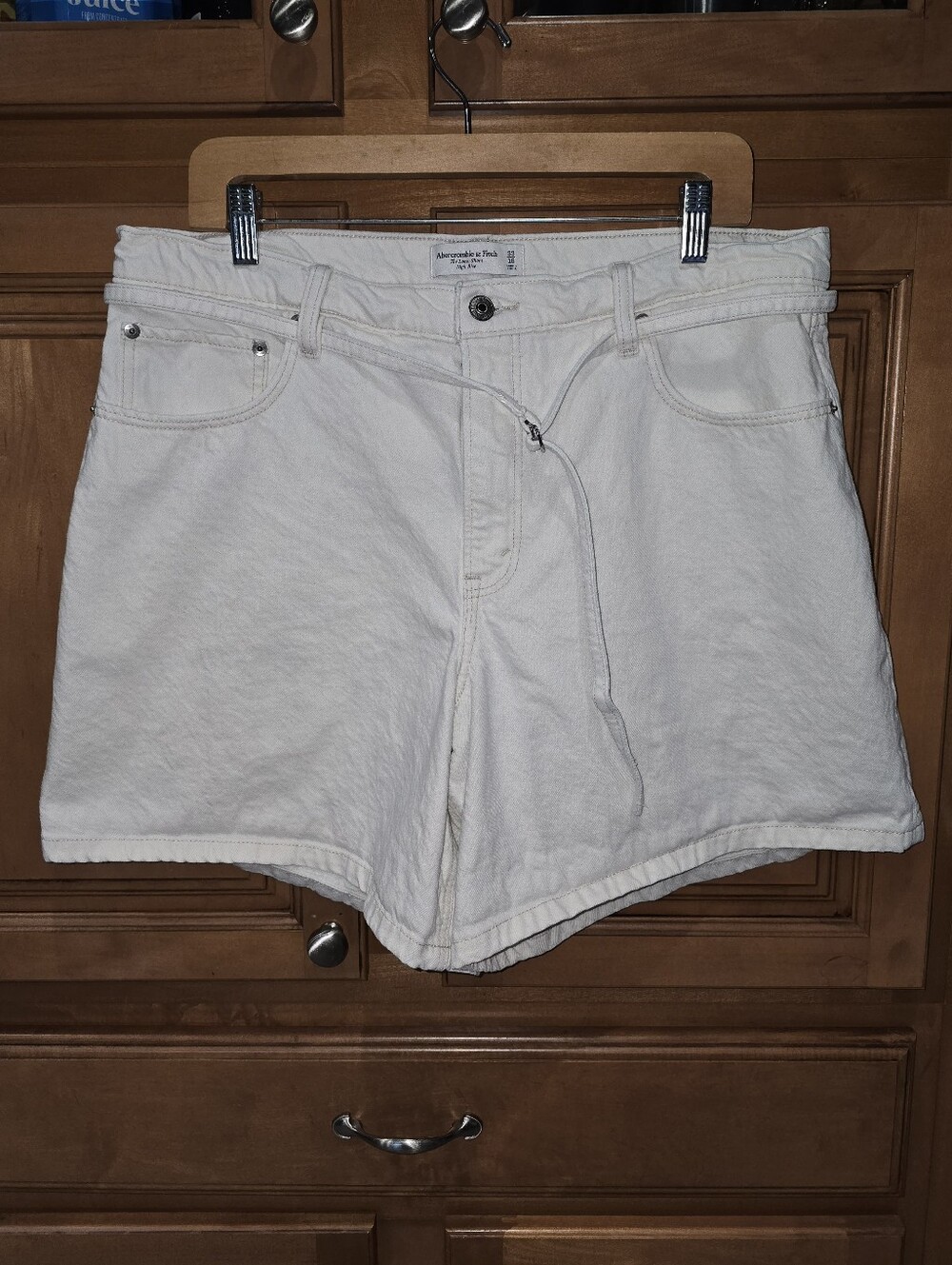 Abercrombie & Fitch white high-waisted shorts size 16